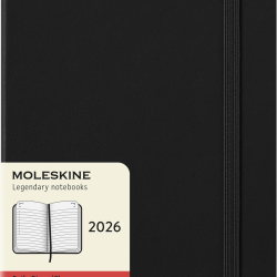 Kalender-märkmik Moleskine 2026 13x21cm, päev, kõvad kaaned, must